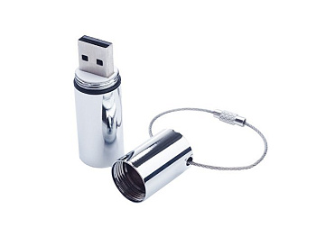 USB-флешка на 128 ГБ