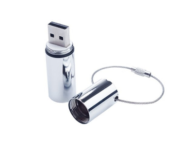 USB-флешка на 128 ГБ